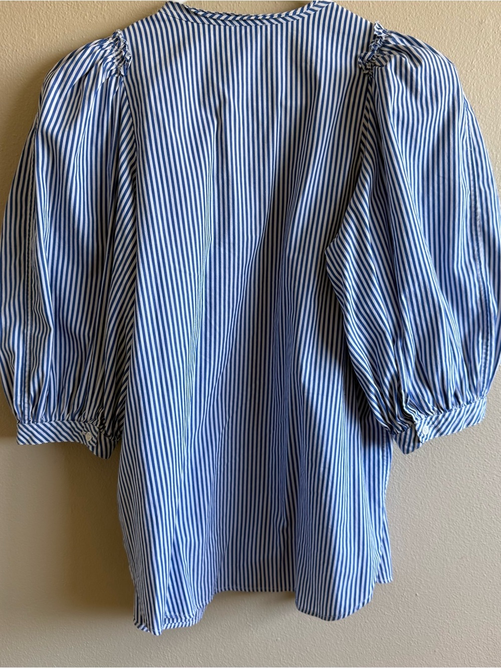 G Label Striped Puff Ruffle Blouse - Picture 4 of 11